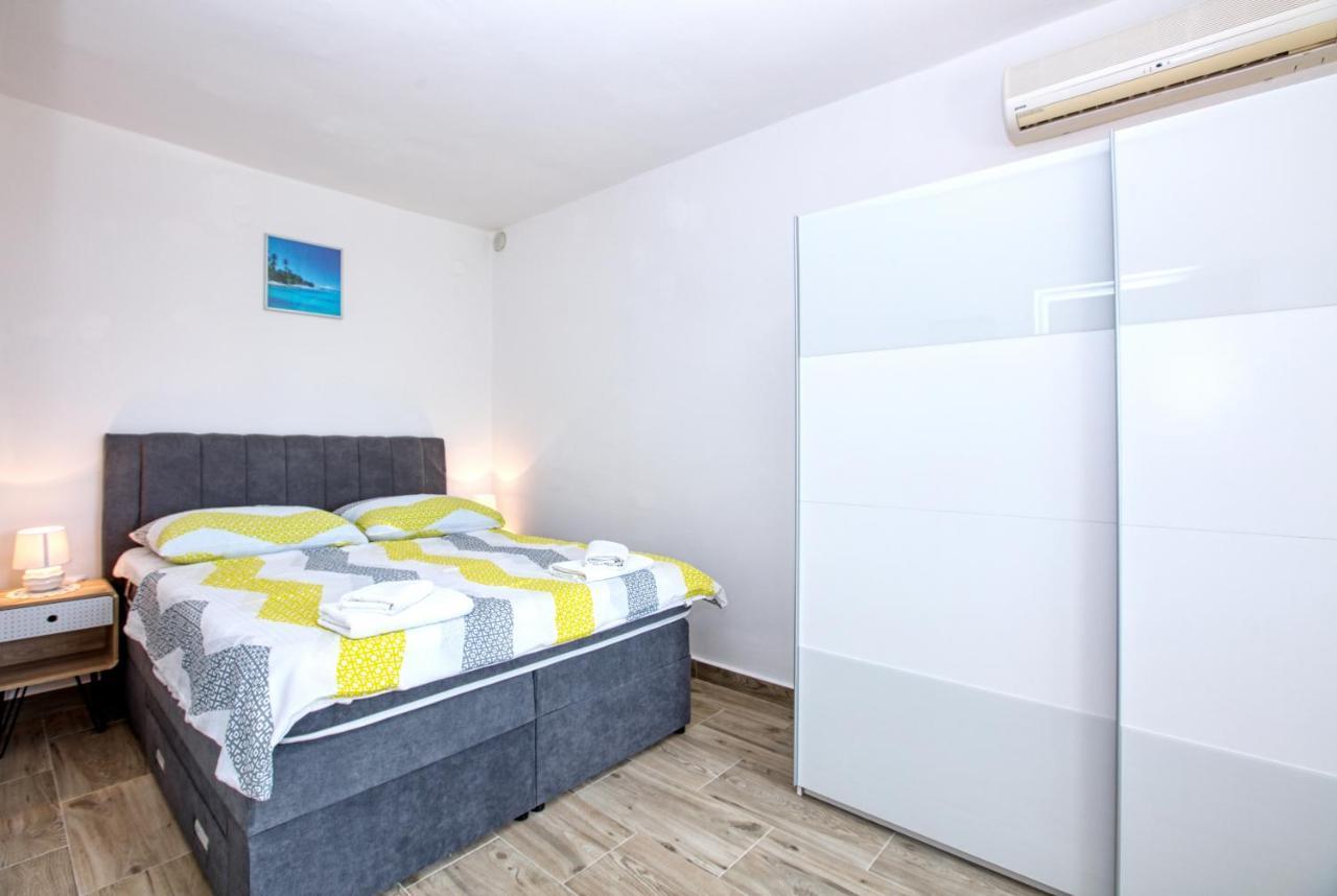 Apartment Tisno 5130C ภายนอก รูปภาพ