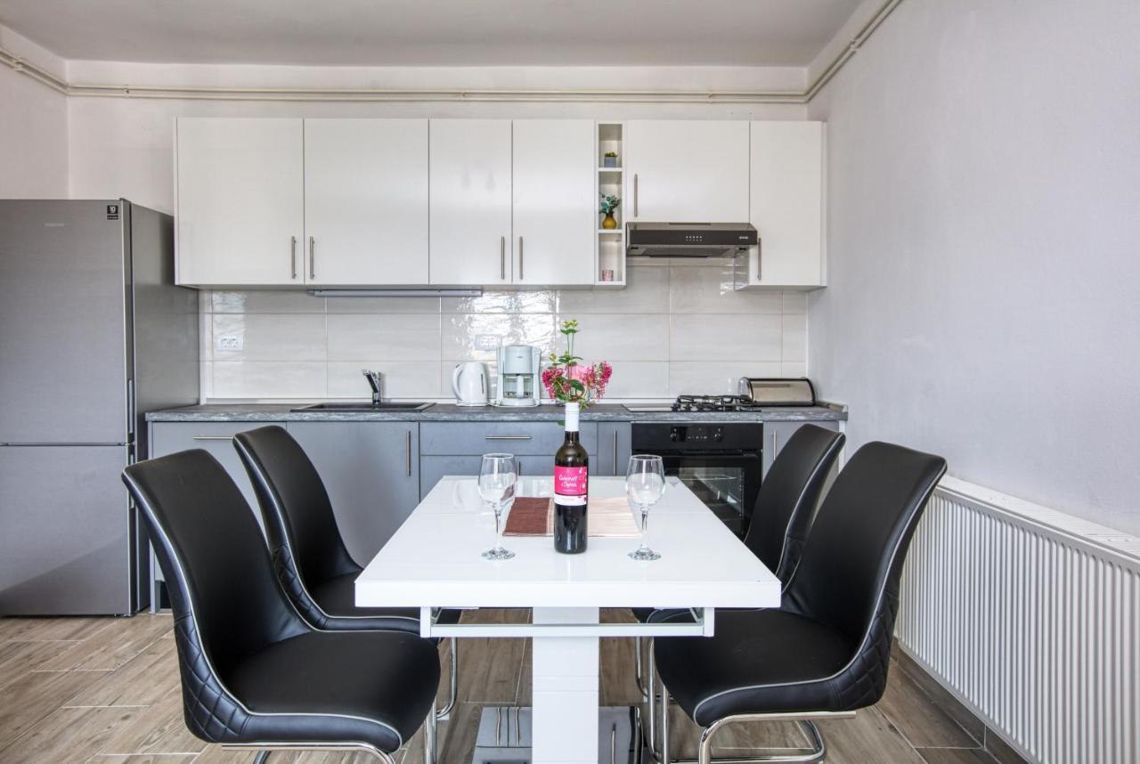 Apartment Tisno 5130C ภายนอก รูปภาพ