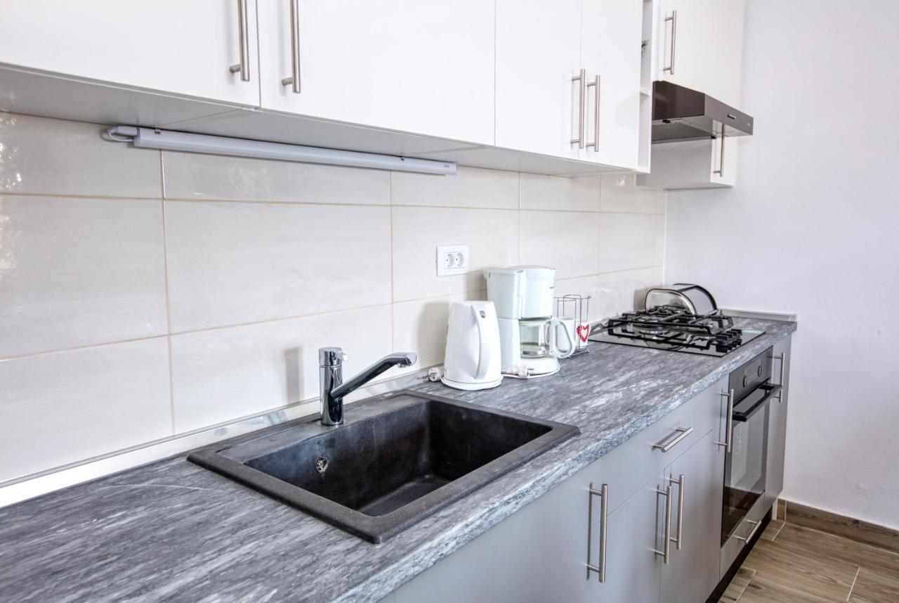 Apartment Tisno 5130C ภายนอก รูปภาพ